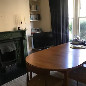 https://stylish-house-in-central-with-parking.yorkshirehotels.net